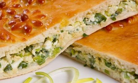 рецепт заливного пирога с луком зеленым и яйцом